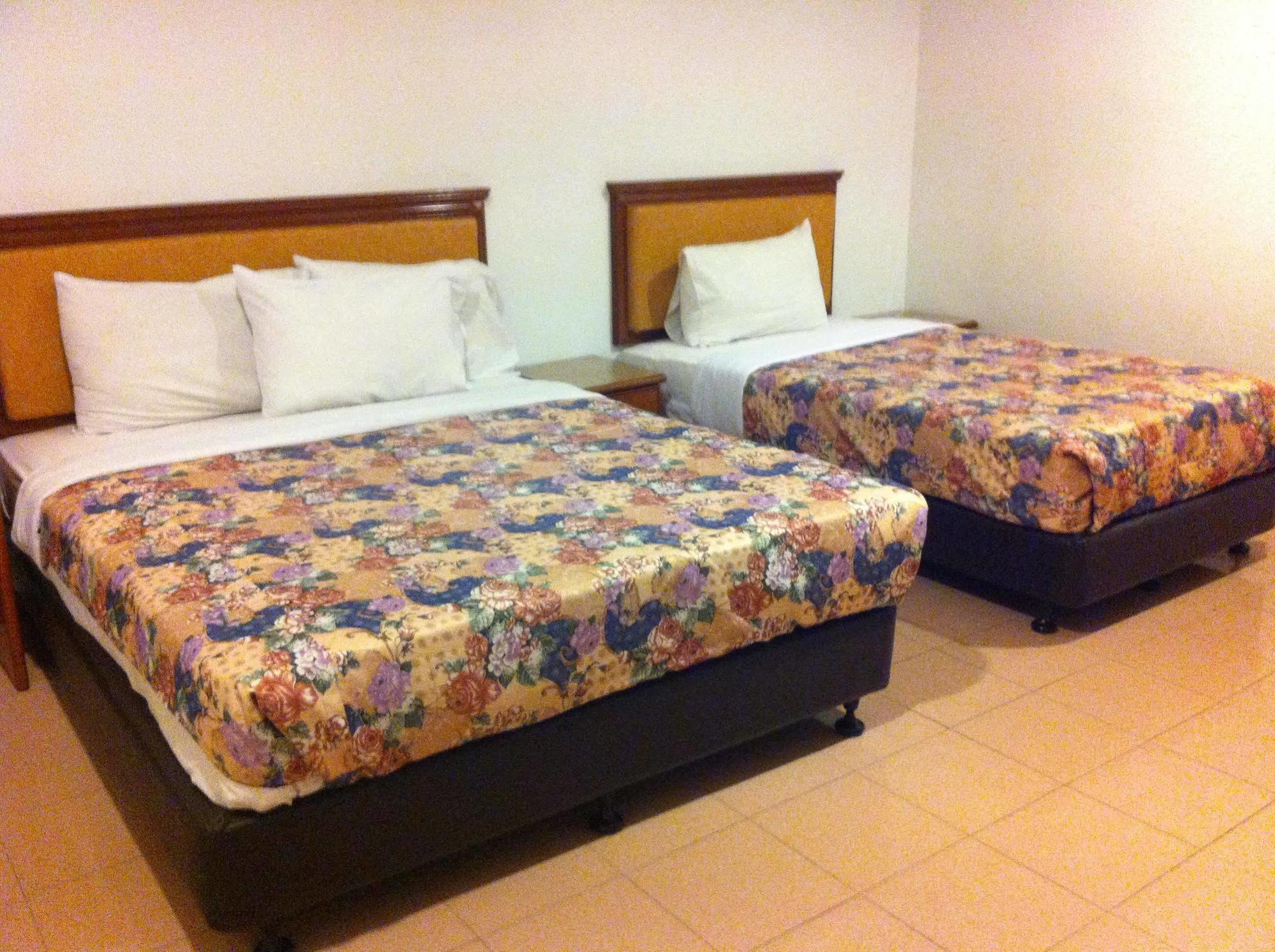 Hotel Home 88 Teluk Intan Exterior foto